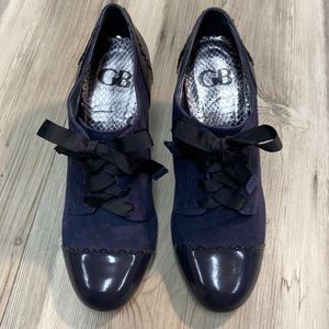 Gianni Bini Navy suede w/ patent leather booties!